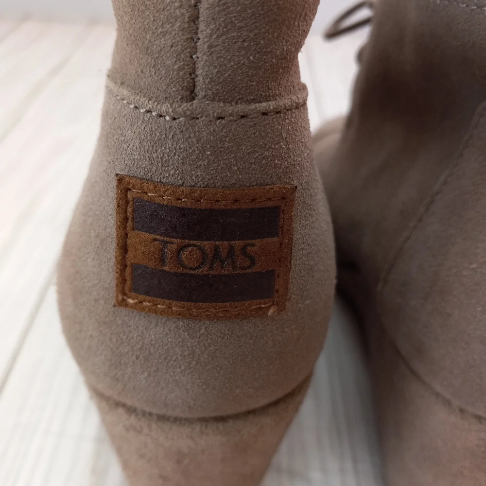 Toms Suede Leather Taupe Booties